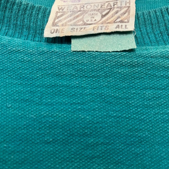 Wear On Earth green oversize unisex top one size fits all. - Picture 3 of 3